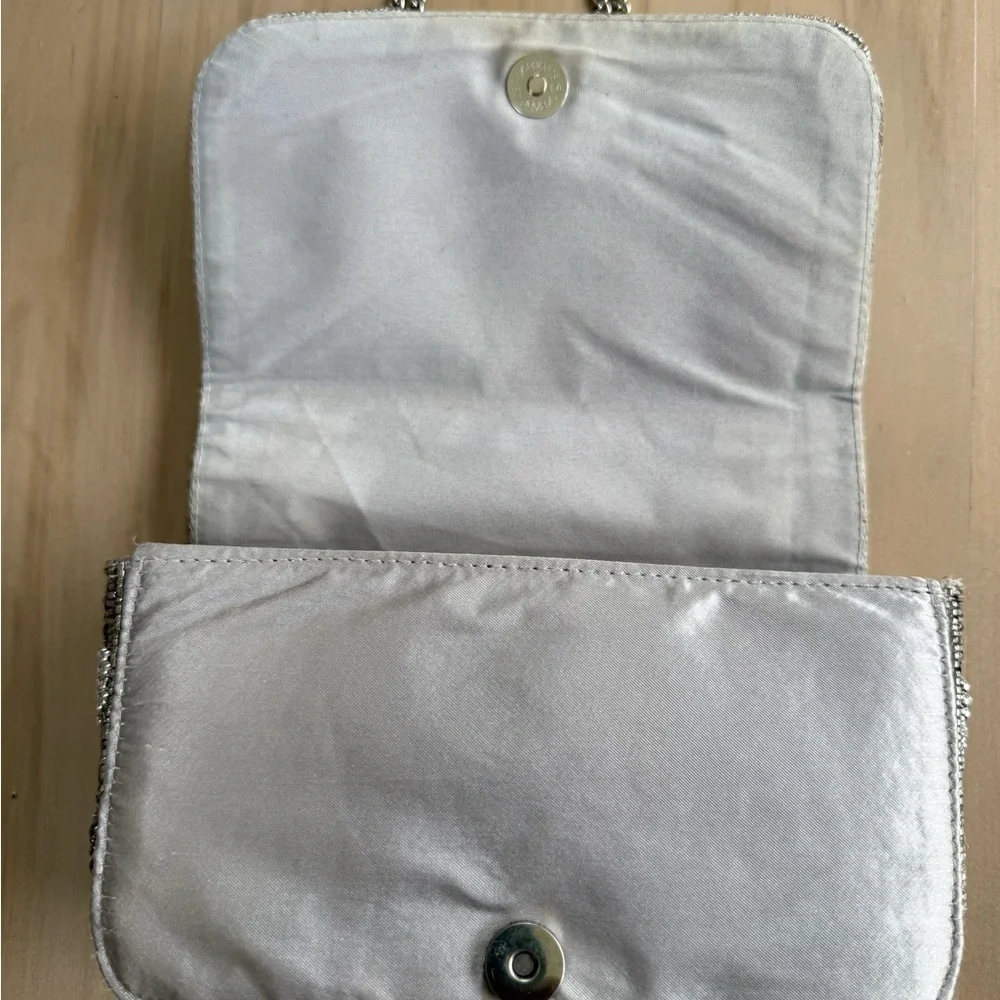 Elegant Silver and Gold Beaded Women's Bag - Picture 6 of 9